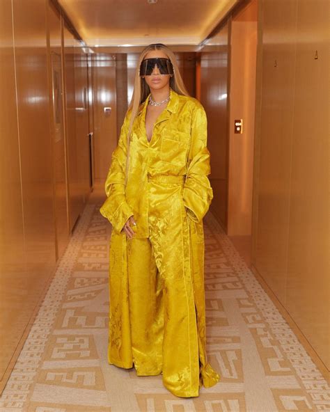 Beyoncé pairs pajamas with world's largest sunglasses at Louis 